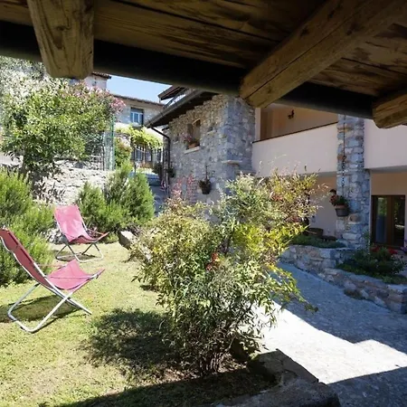 Casa Rita 1 In Vesio Apartment