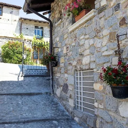Casa Rita 1 In Vesio Apartment